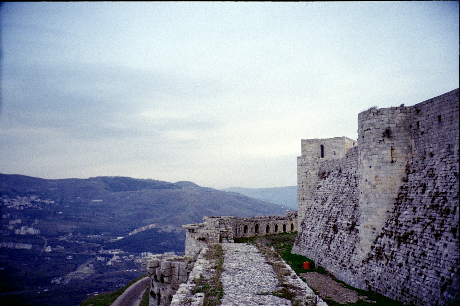 Krak des Chevaliers castle overlooking the valley